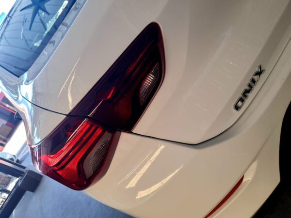 onix sedan LT - Imagem 11